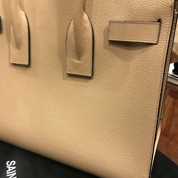 YSL GRAINED LEATHER SAC DE JOUR ALMOST NEW - Picture 4 of 8